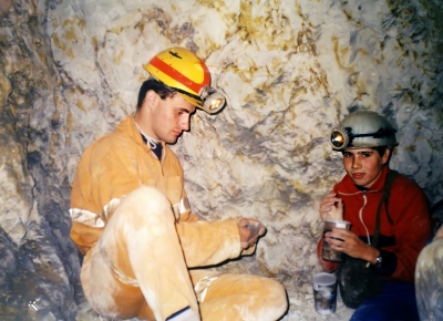 Récsey Gábor és Fekete Fecó egy budaörsi bányába szervezett bejáráson, 1991-ben